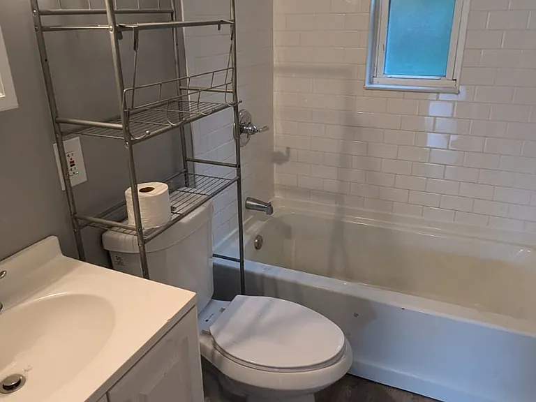 2825 Westknolls Ln #4 — Photo 11
