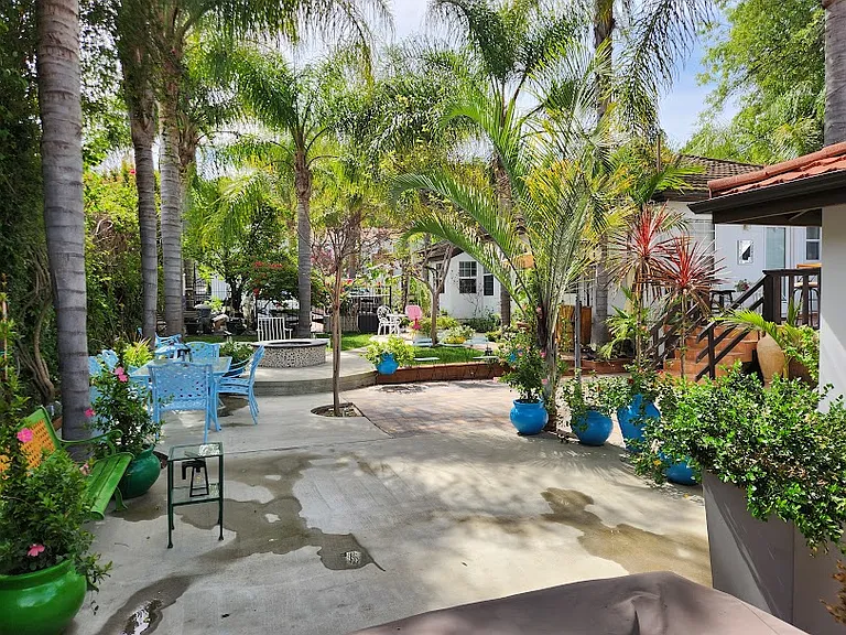 4230 Van Nuys Blvd — Photo 19
