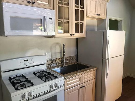 2nd image of 716 W Figueroa Dr