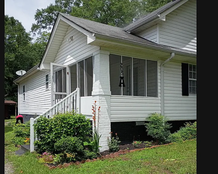 205 Maple St — Photo 2
