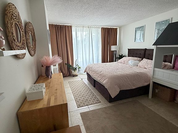 4th image of 200 Leslie Dr APT 427