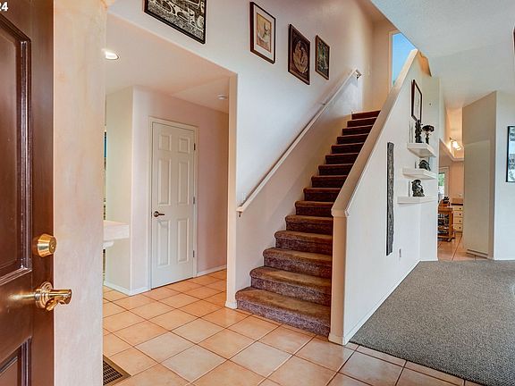 4th image of 1891 Rockridge Dr