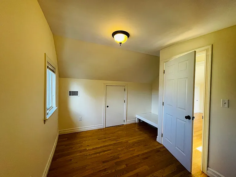 18 Richardson St #18 — Photo 16