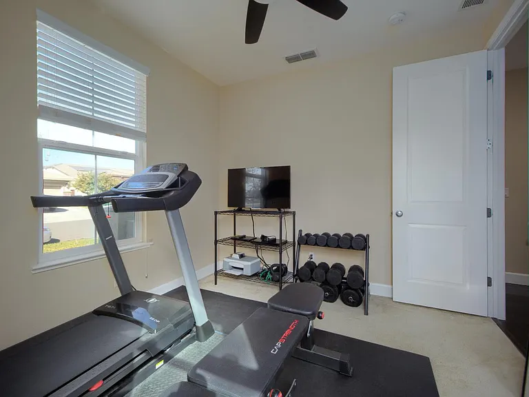 2708 Sweeney Dr — Photo 24