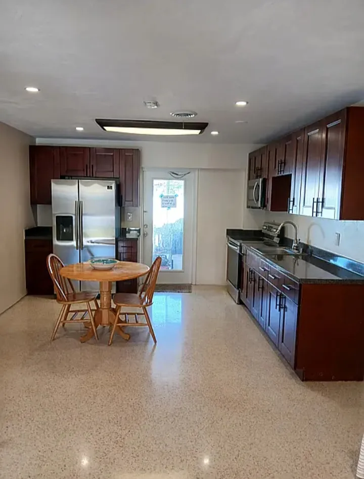 3 bed, 1138 sqft, $2,500 — Photo 2