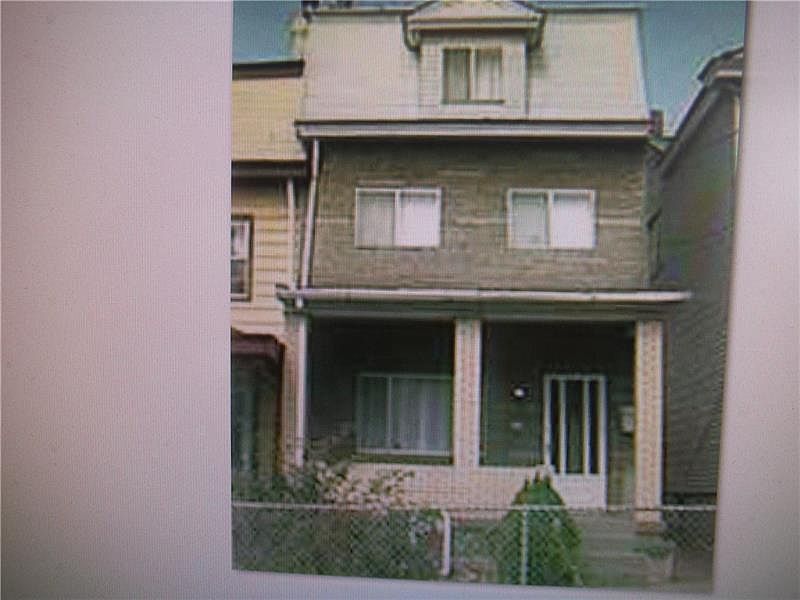 2nd image of 412 Pearl St