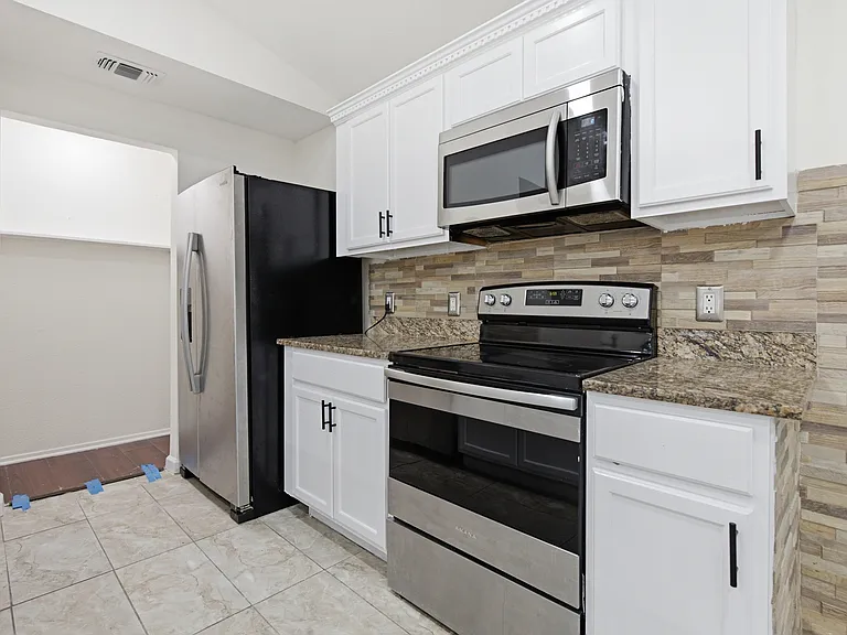 3728 Flintwood Trl — Photo 9