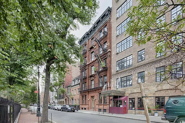 Rented by Warburg | media 11