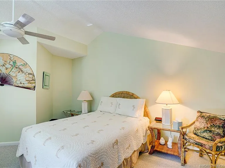 233 NE Edgewater Dr #204 — Photo 48
