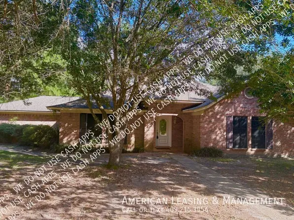 321 Whitworth Ln, Lufkin, TX 75904