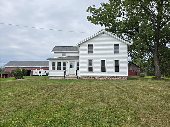 3rd image of 235 Lighthouse Rd