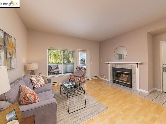 2nd image of 169 Bayside Ct
