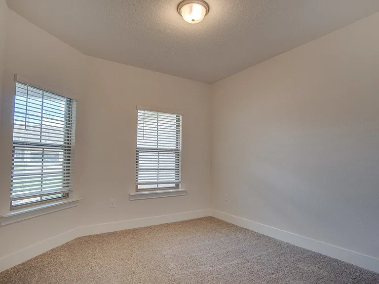 713 Brambling Ct — Photo 18