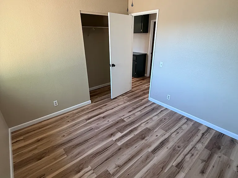 1420 Willow St — Photo 6