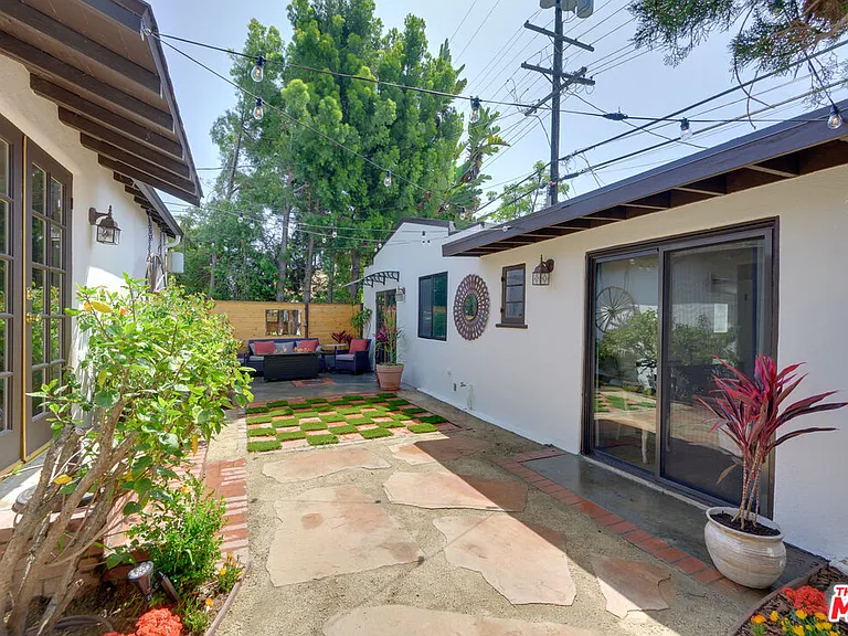 8818 Rosewood Ave — Photo 20