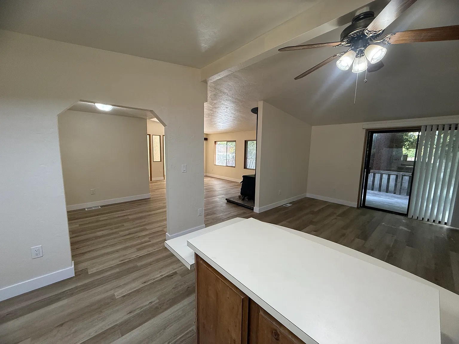 3 bed, $2,000 — Photo 3