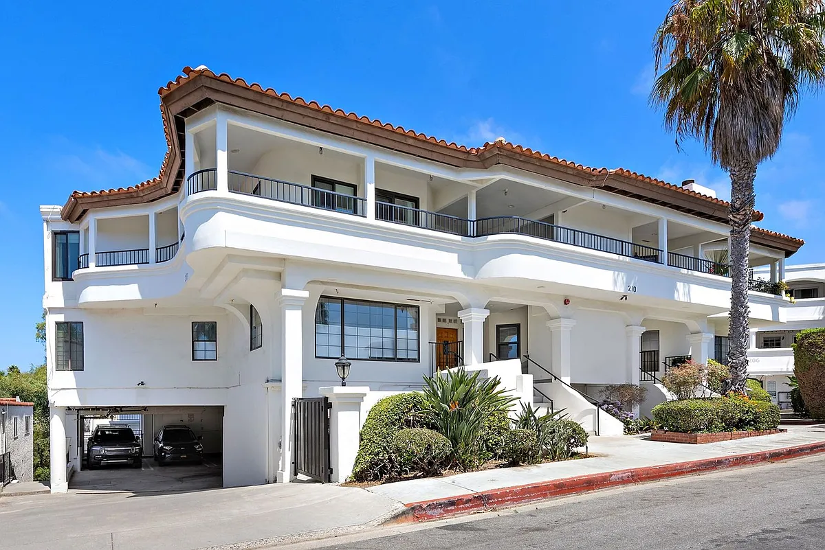 Building Photo - 210 Avenida Montalvo #4