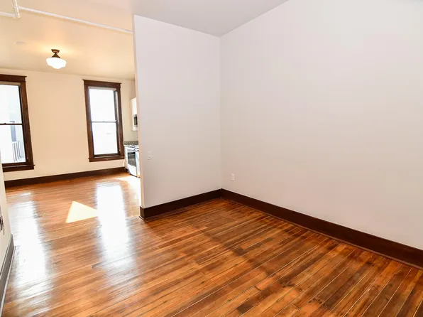 32 W Main St #303, Marshalltown, IA 50158