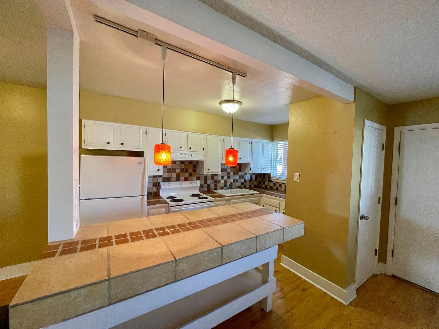 116apt - Bricklight Courtyard Apartments — Photo 3