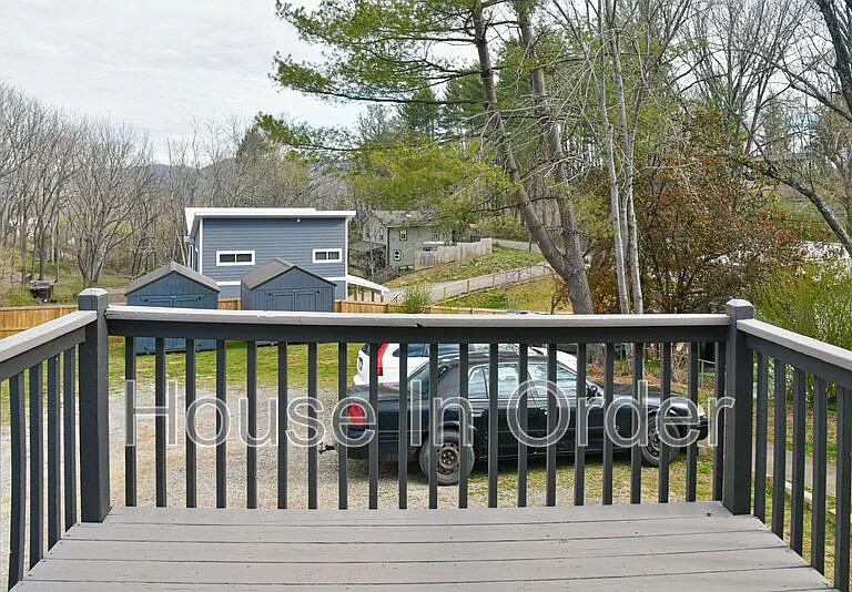 580 Fairview Rd #B — Photo 5