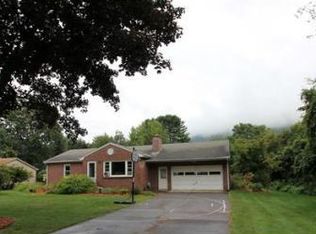 11 Brook St, Easthampton, MA 01027