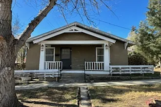 425 W Apache Ave — Photo 2