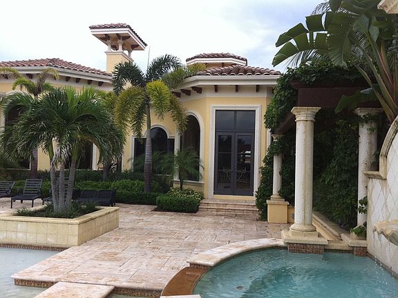 Master Suite, Private Entry