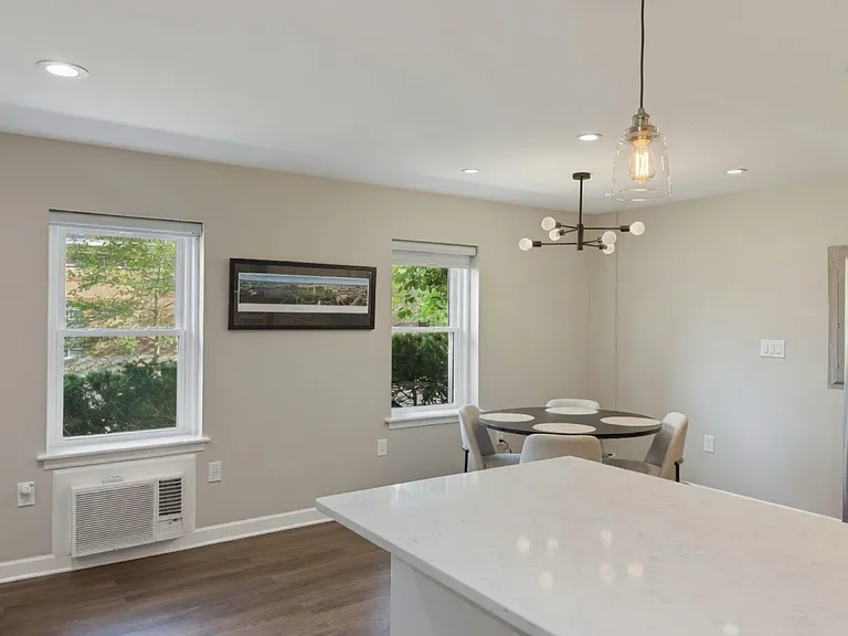 1527 N Colonial Ter #A — Photo 2