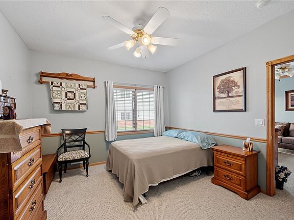 5th image of 1345 SE Florence Dr APT 406