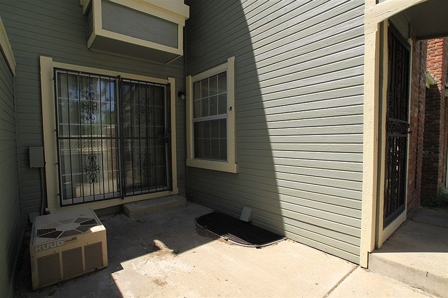 2nd image of 1982 S Hannibal Ct APT G