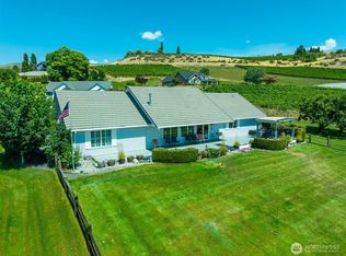 52 Hilly Ln, Manson, WA 98831