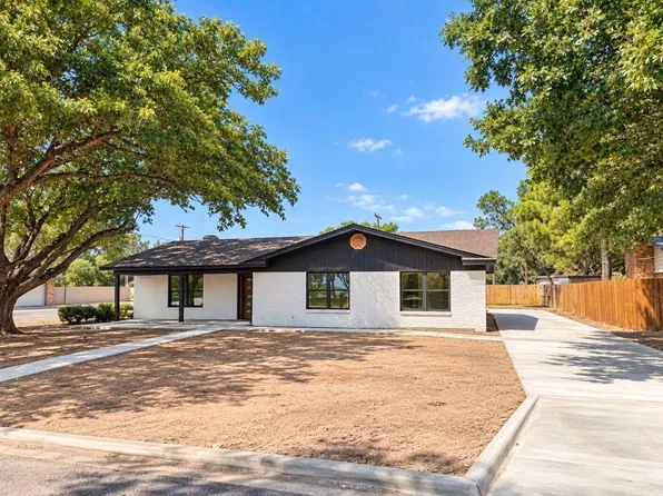 2426 N 1st St, Tahoka, TX 79373