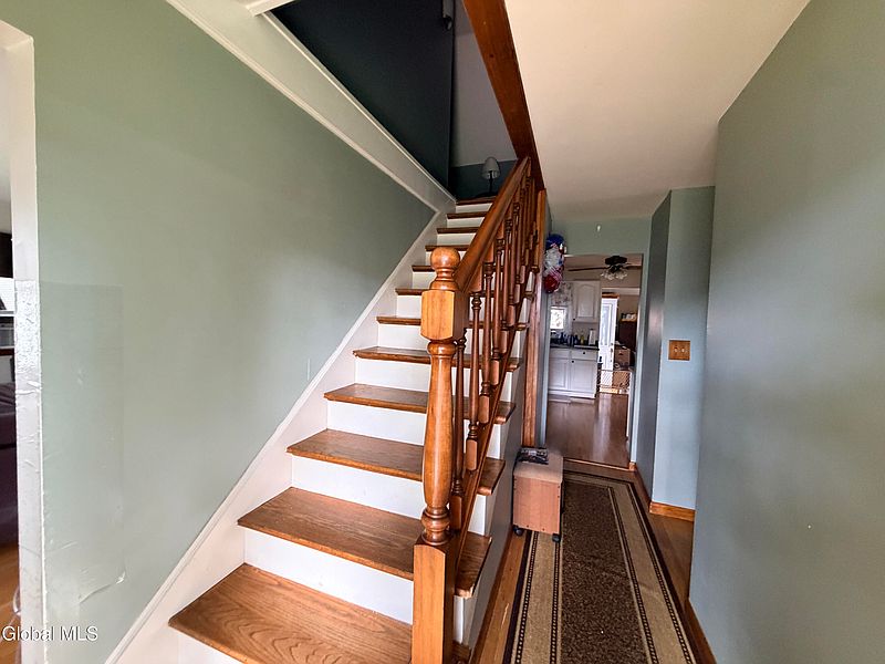 4th image of 158 8th Avenue