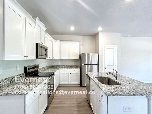 2nd image of 2108 Willow Glen Dr