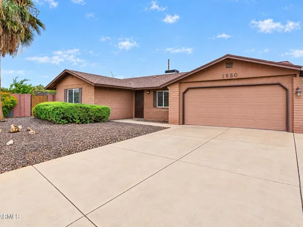 1950 S GAYLORD Circle, Mesa, AZ 85204