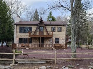 385 N Arrow Dr, Pocono Lake, PA