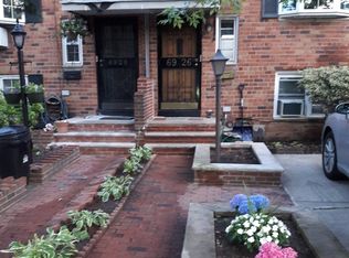 6926 61st Rd, Middle Village, NY 11379