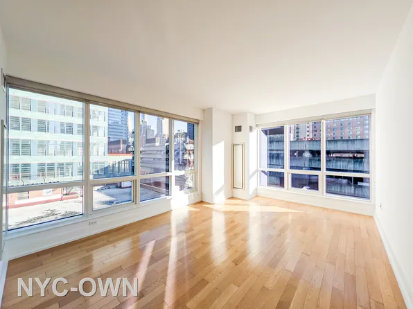 350 West 42nd Street image 8 of 18