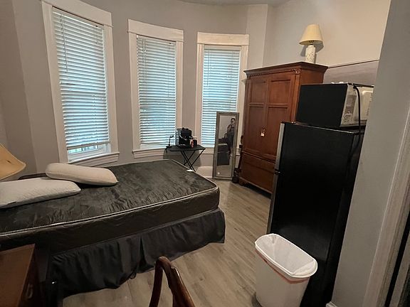 5th image of 3301 16th St NW Floor 1