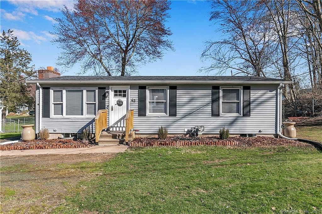43 Savoy St East Haven Ct 06513 Mls 170388125 Zillow