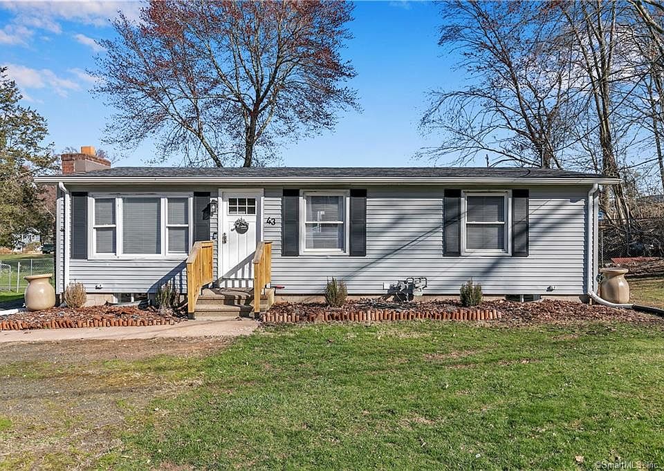 43 Savoy St East Haven Ct 06513 Mls 170388125 Zillow