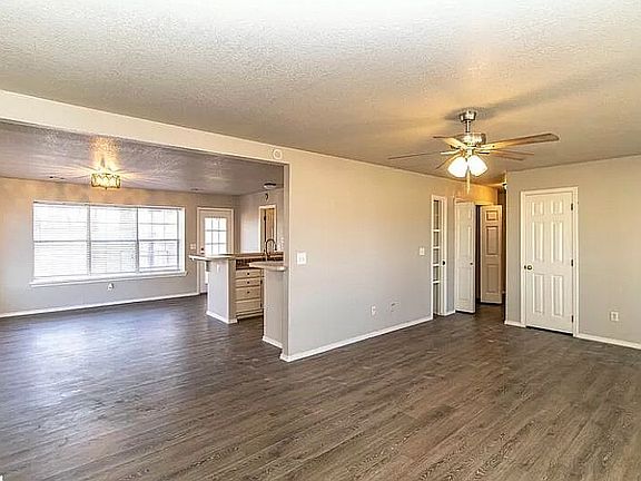 4th image of 508 Antry Pl