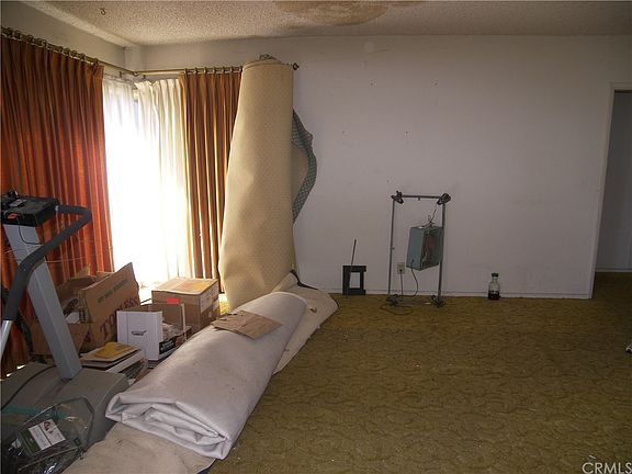 4th image of 960 W Bonnie Brae Ct