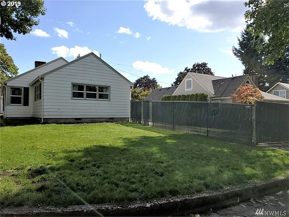 4th image of 803 NW 43rd St