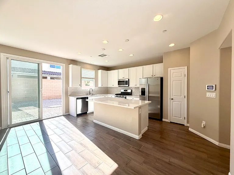 5039 Tranquil View St — Photo 5