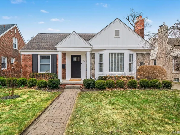 38 Maplefield Rd, Pleasant Ridge, MI 48069