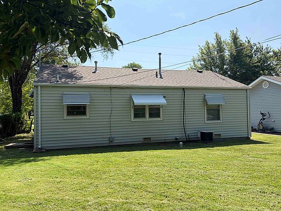 3rd image of 743 S Charron Dr