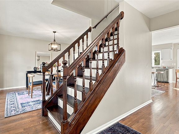 5th image of 109 Willow Ridge Trl