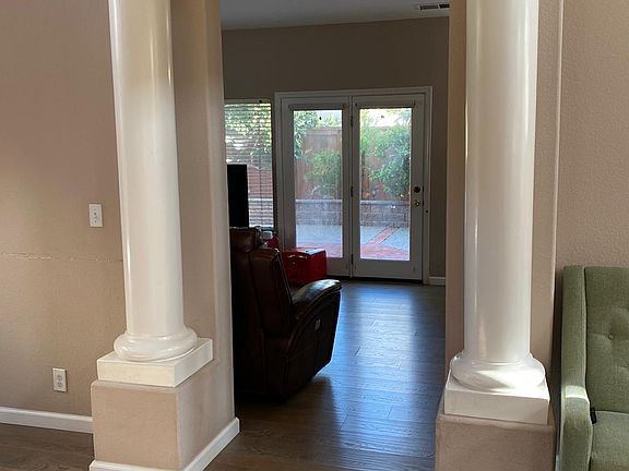 5th image of 2936 Sorrento Way
