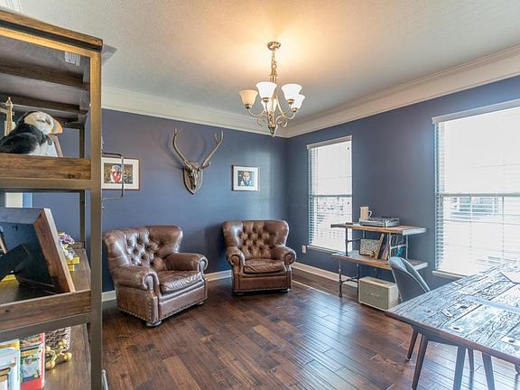Formal Dining or Flex Room